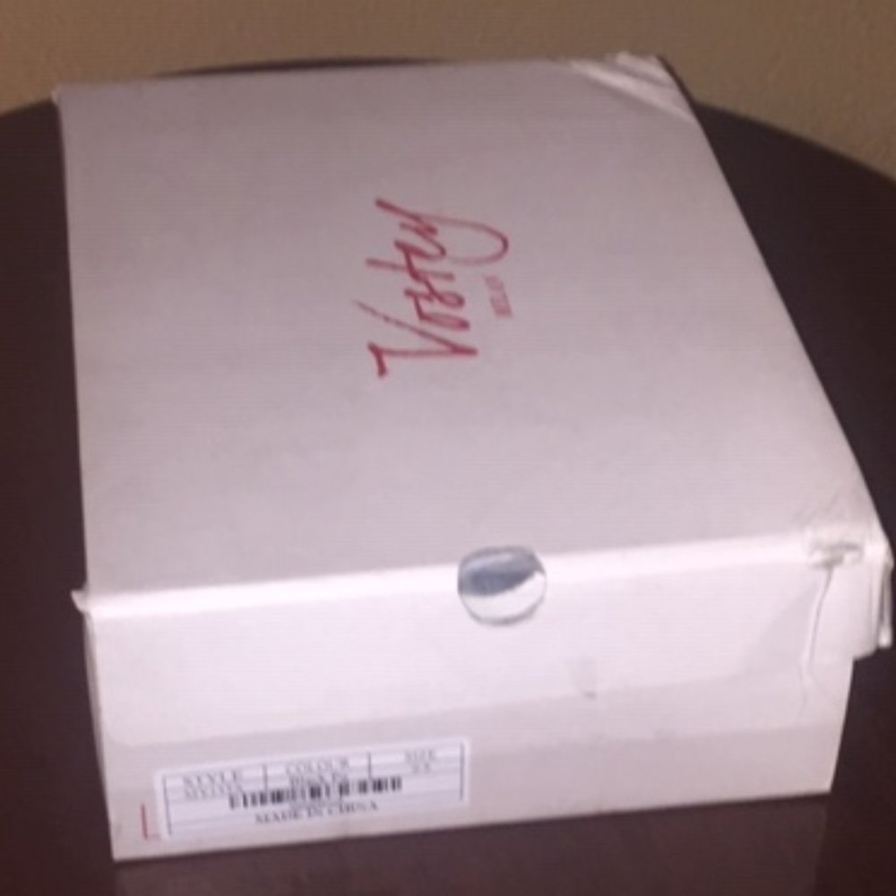 size 9 - Picture 7 of 7
